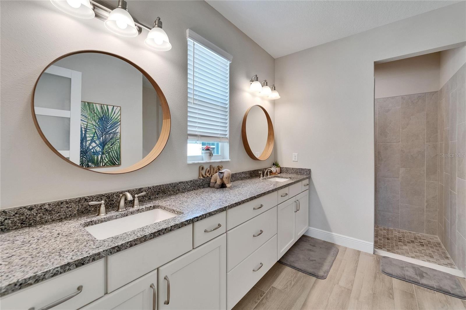 Listing photo id 31 for 7116 Estero Court