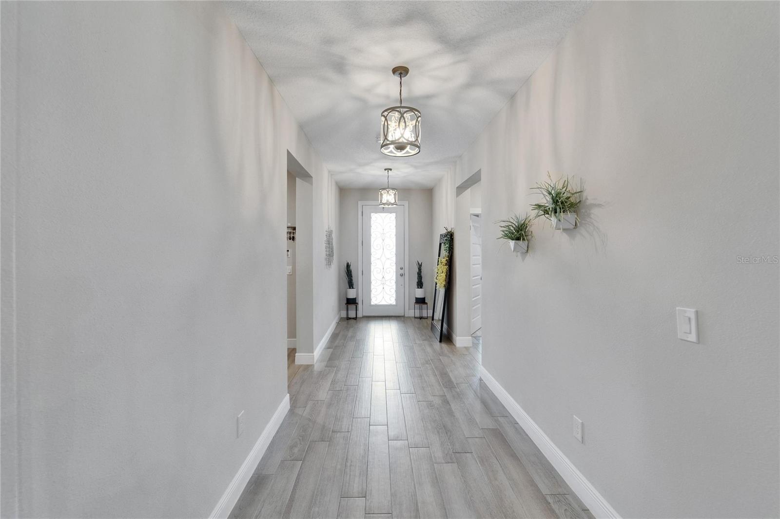 Listing photo id 3 for 7116 Estero Court