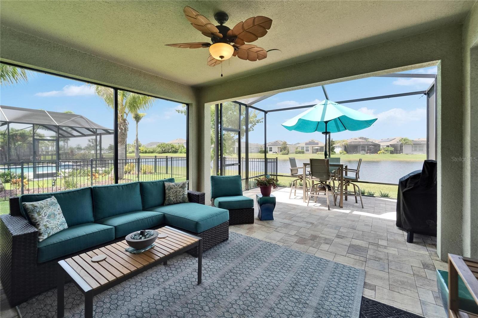 Listing photo id 6 for 7116 Estero Court