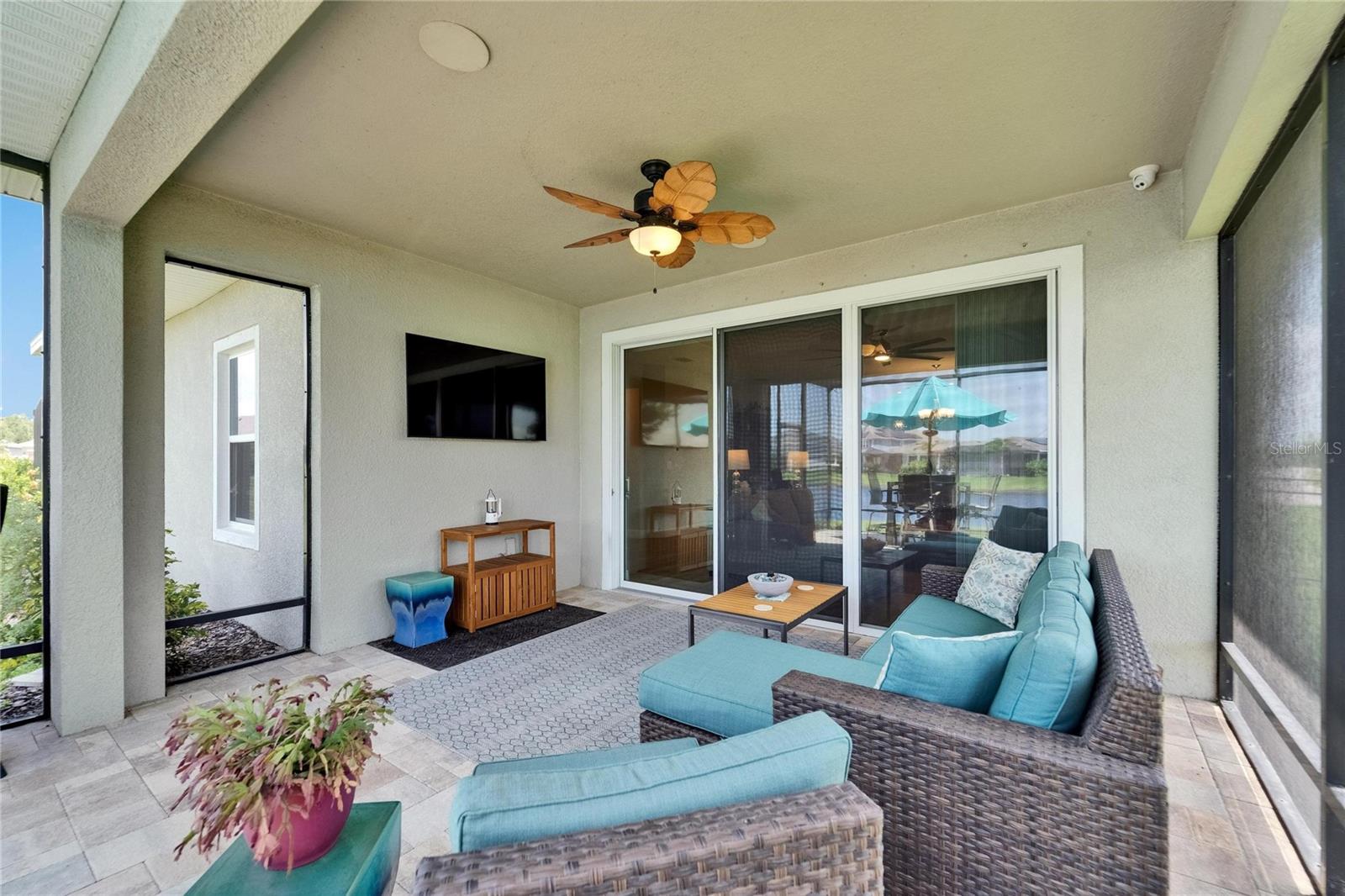 Listing photo id 7 for 7116 Estero Court