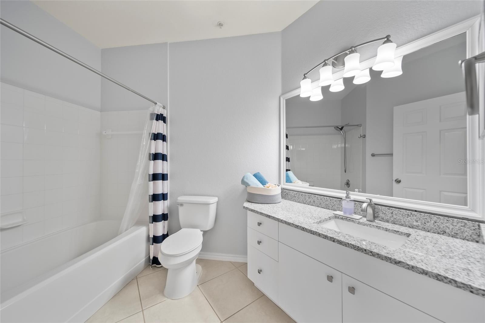 Image 14 of 25 For 4306 Bayside Village Drive 201