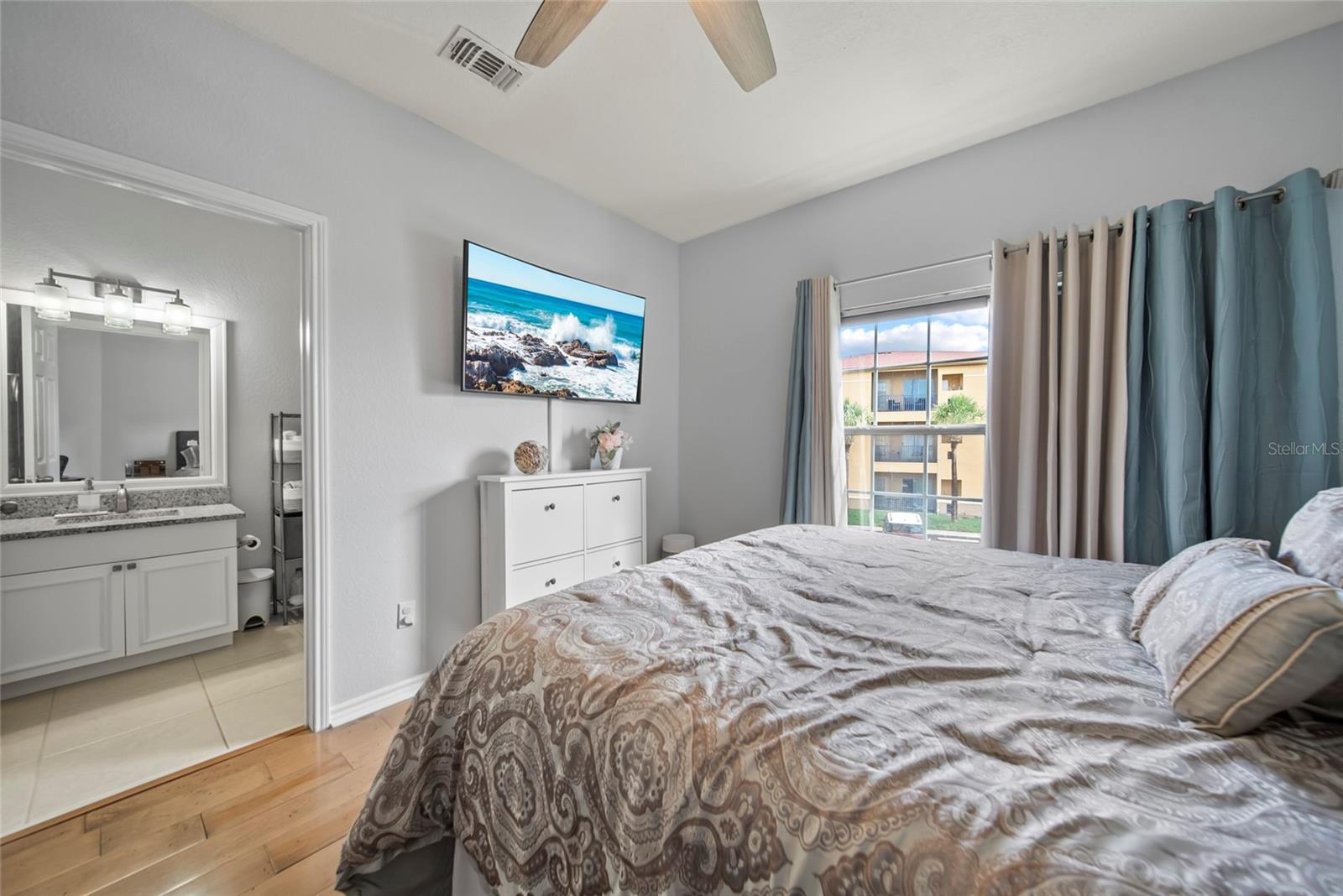 Image 16 of 25 For 4306 Bayside Village Drive 201