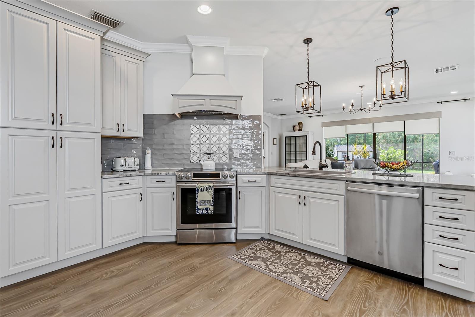 Image 21 of 66 For 10880 Cory Lake Drive