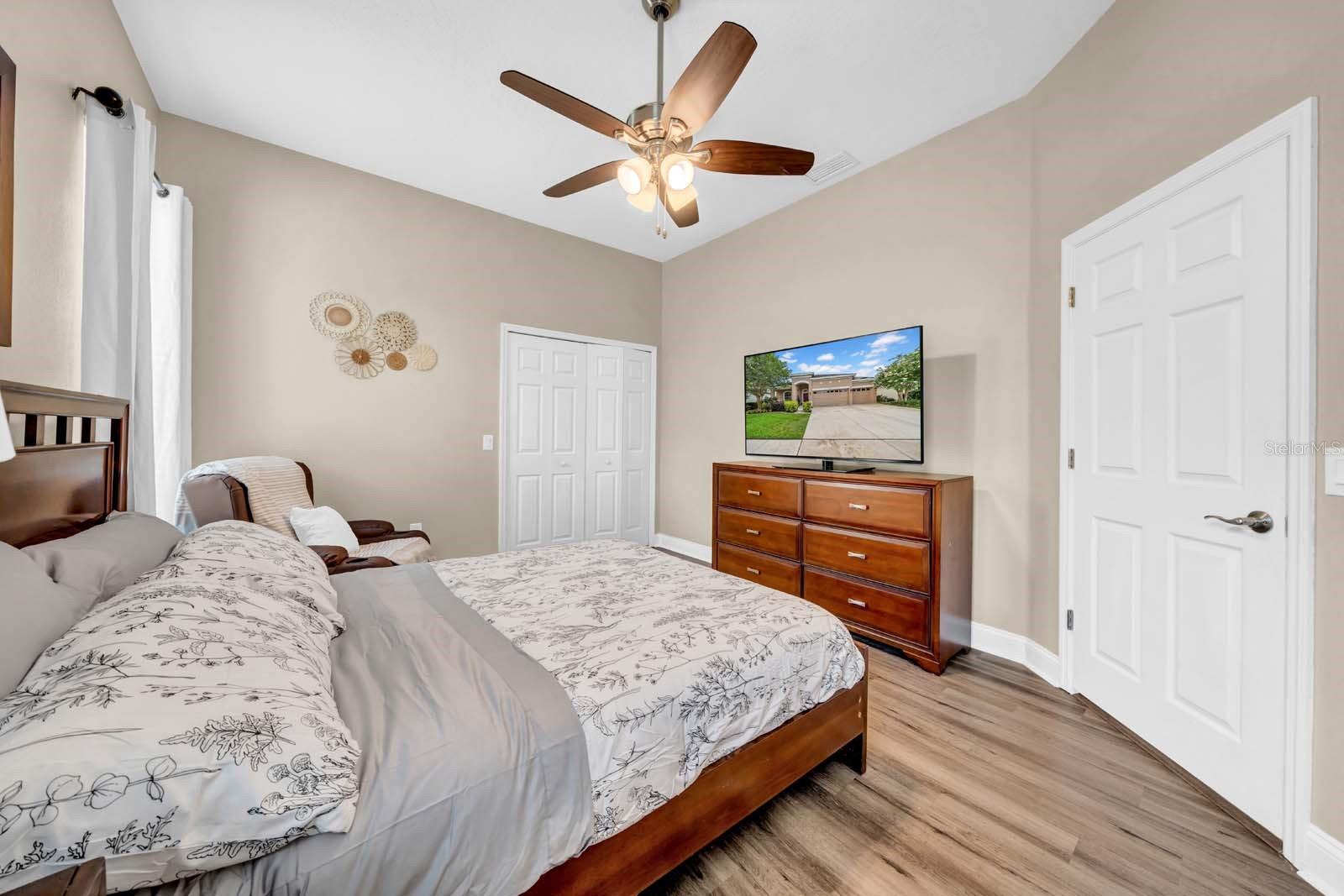 Image 33 of 65 For 32624 Summerglade Drive