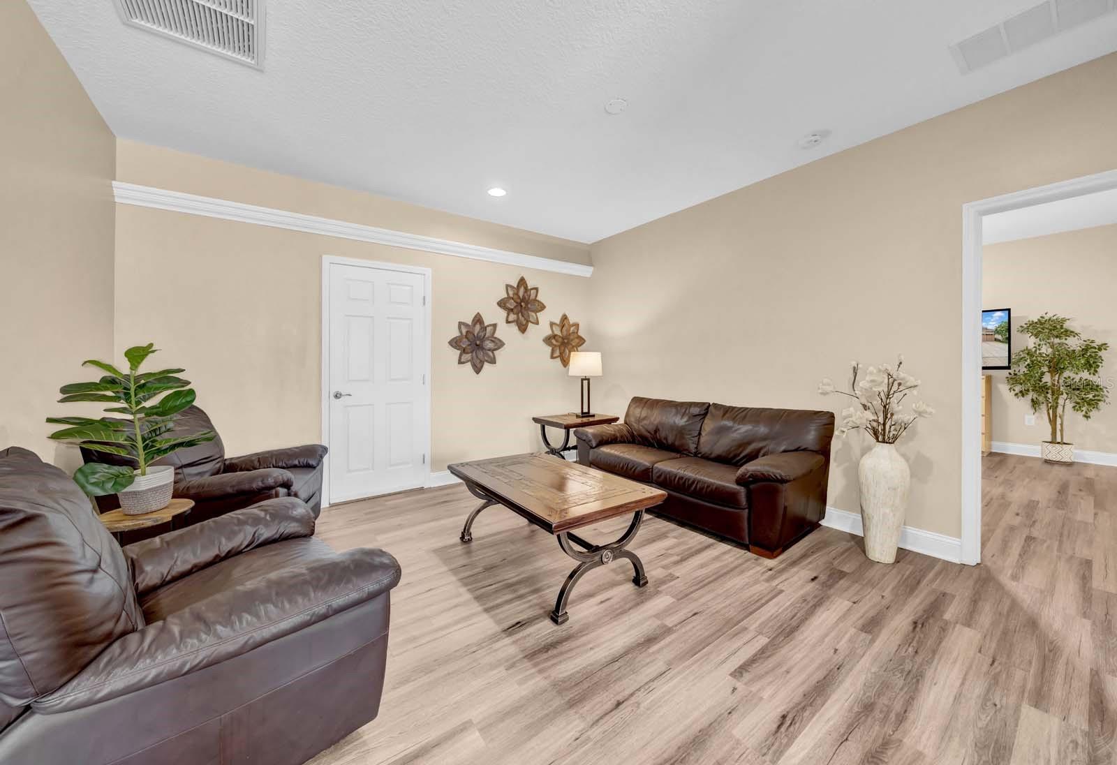 Image 36 of 65 For 32624 Summerglade Drive