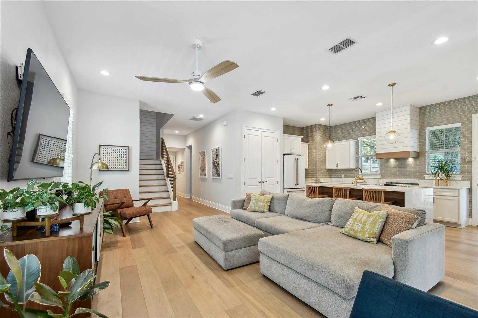 Image 10 of 58 For 238 7th Avenue S