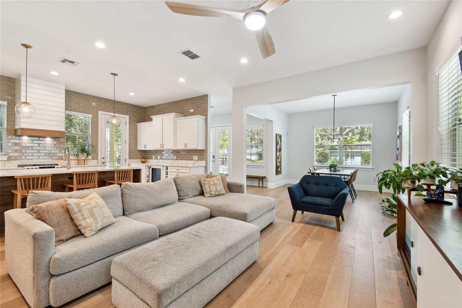 Image 11 of 58 For 238 7th Avenue S