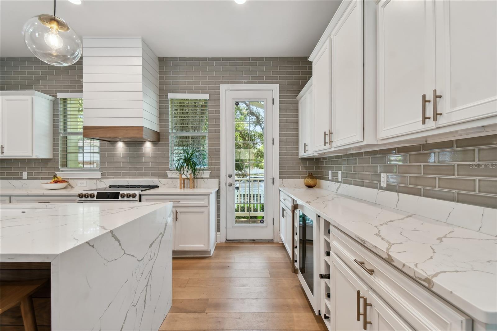 Image 16 of 58 For 238 7th Avenue S