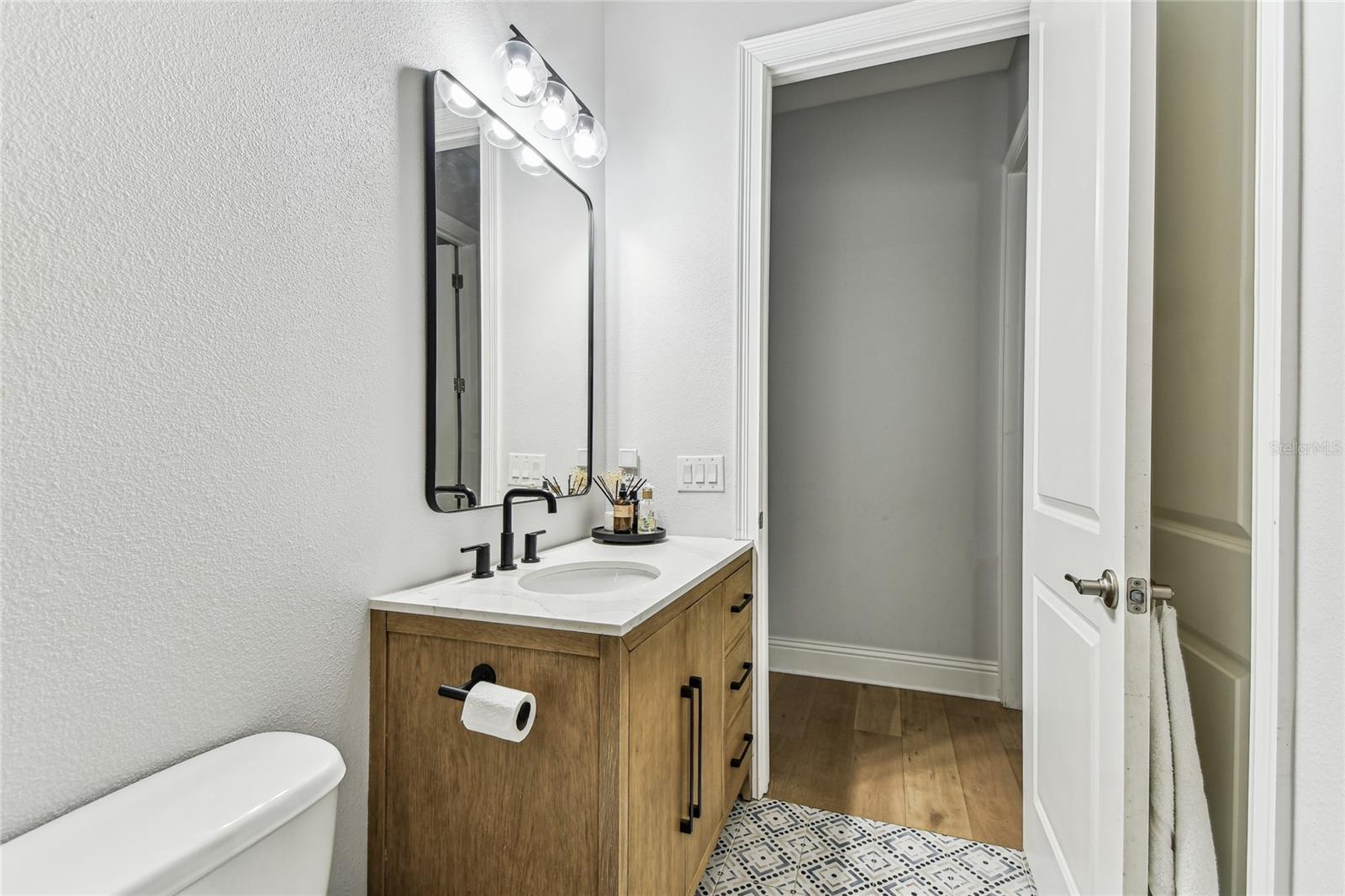 Image 22 of 58 For 238 7th Avenue S