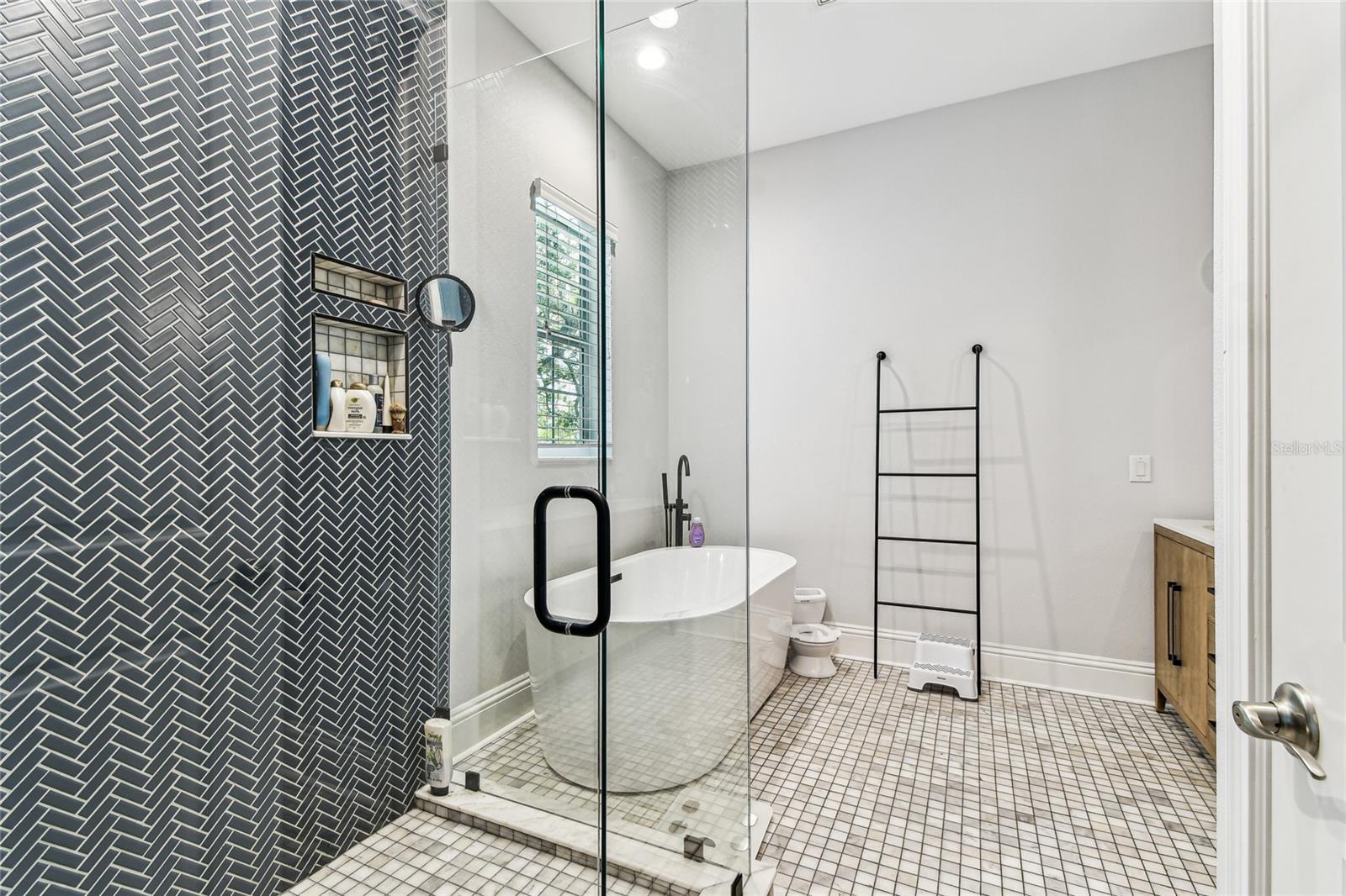 Image 31 of 58 For 238 7th Avenue S