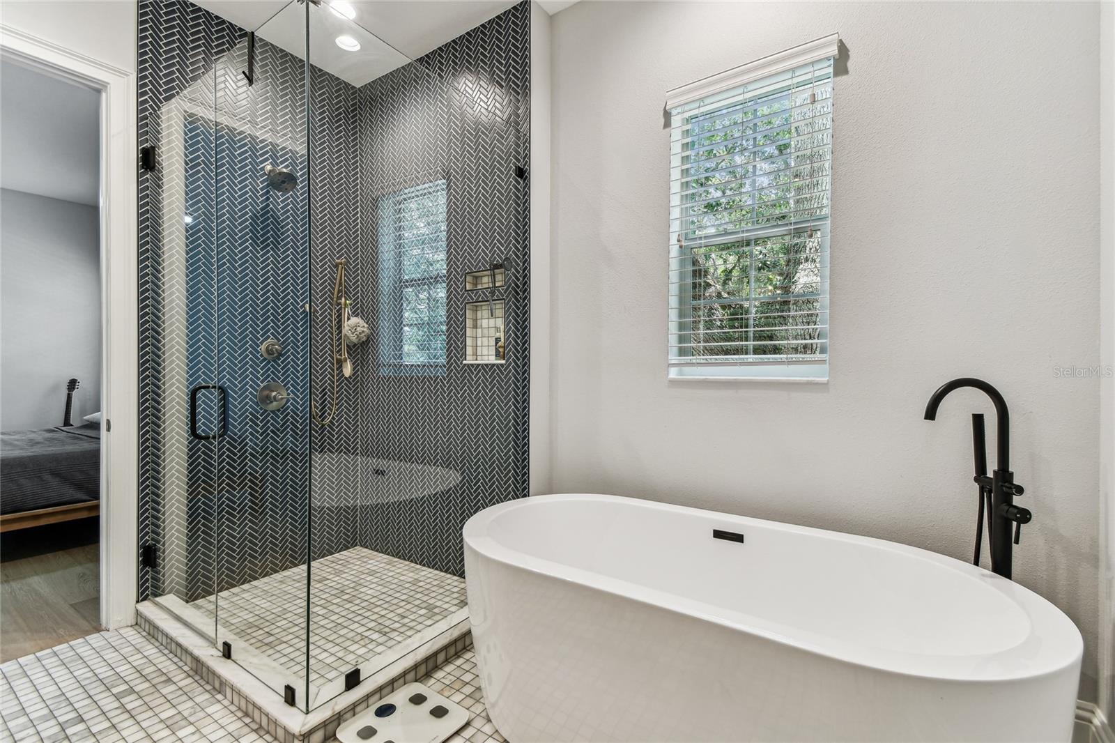 Image 32 of 58 For 238 7th Avenue S