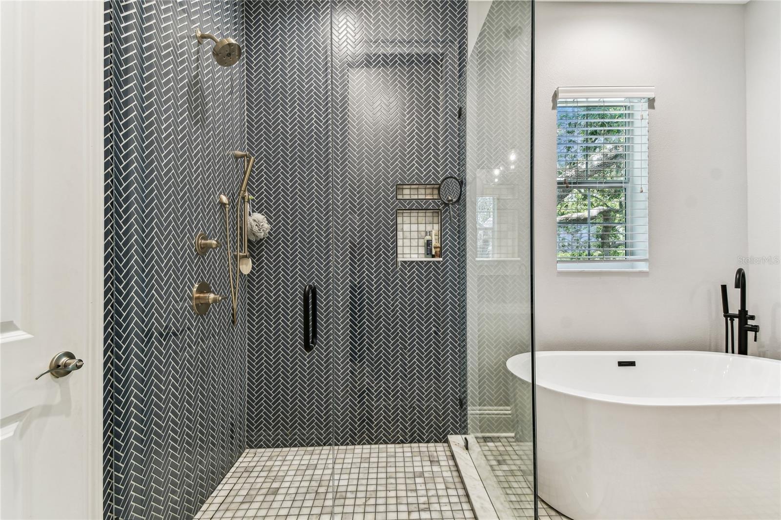Image 33 of 58 For 238 7th Avenue S