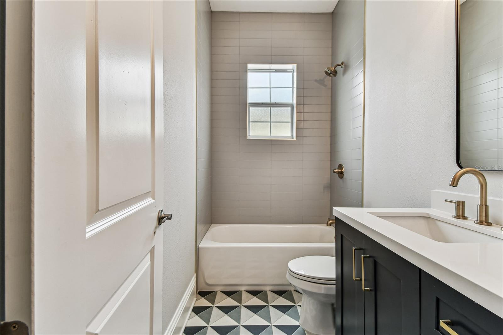 Image 40 of 58 For 238 7th Avenue S