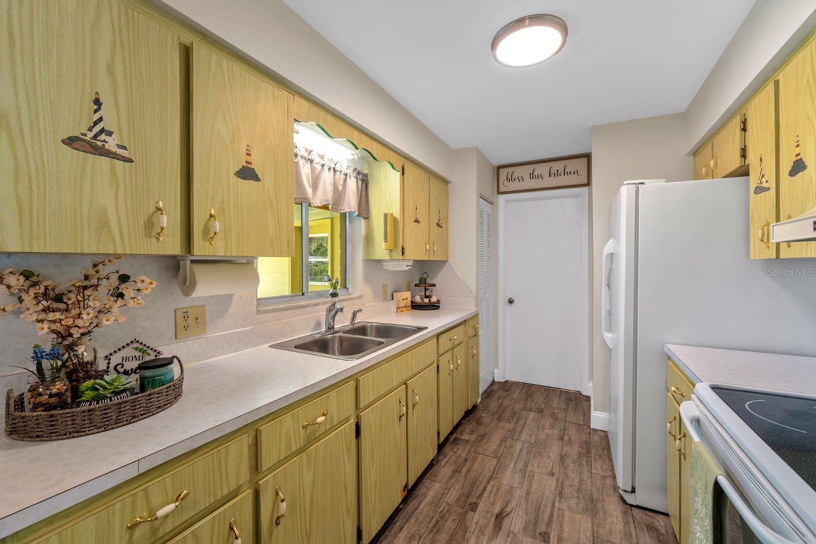 Image 15 of 26 For 2825 Woodcrest Lane