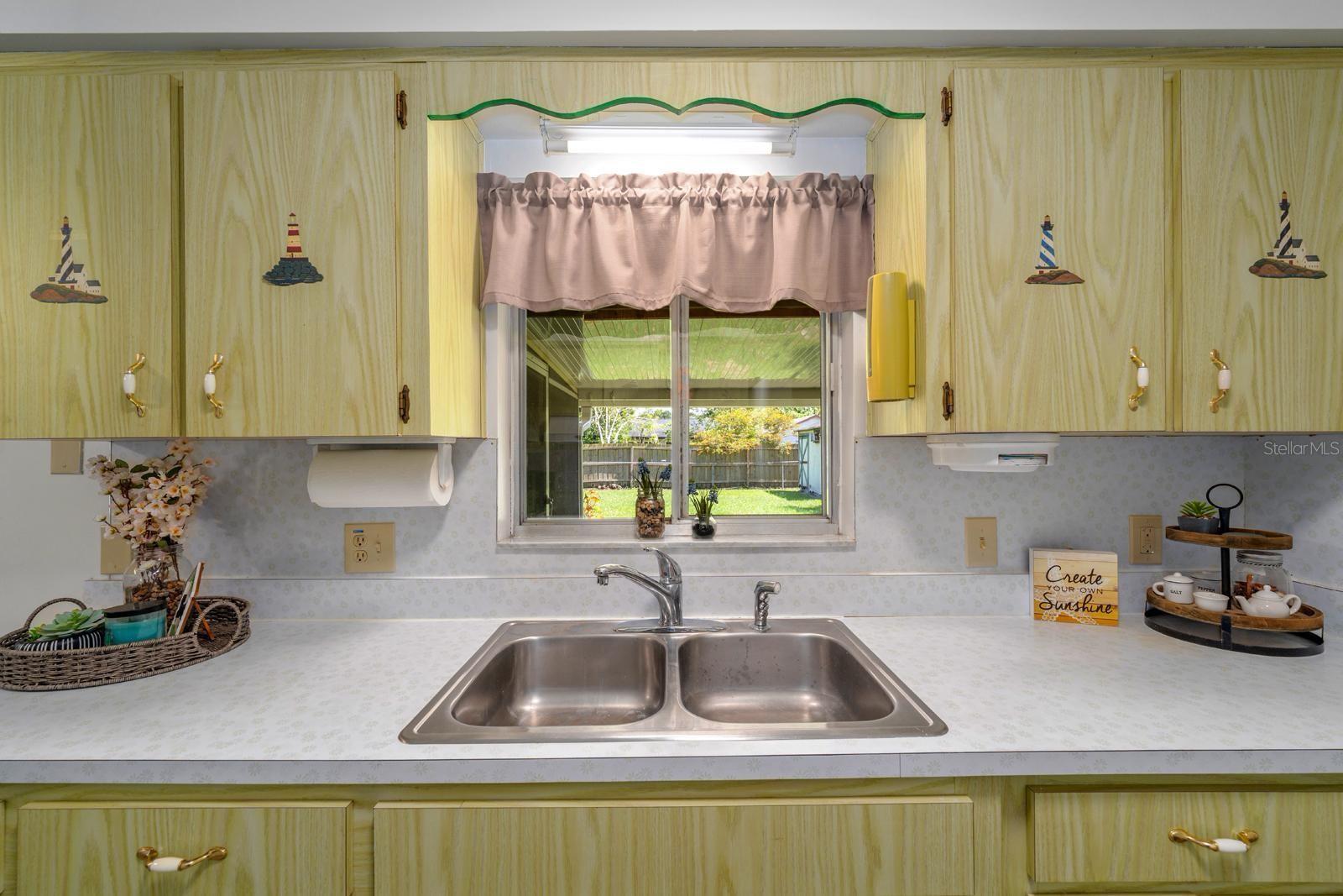 Image 17 of 26 For 2825 Woodcrest Lane