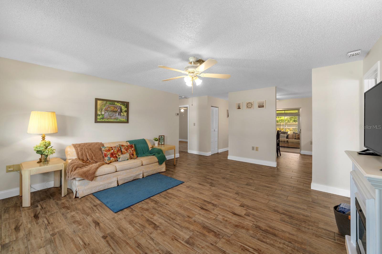 Image 5 of 26 For 2825 Woodcrest Lane