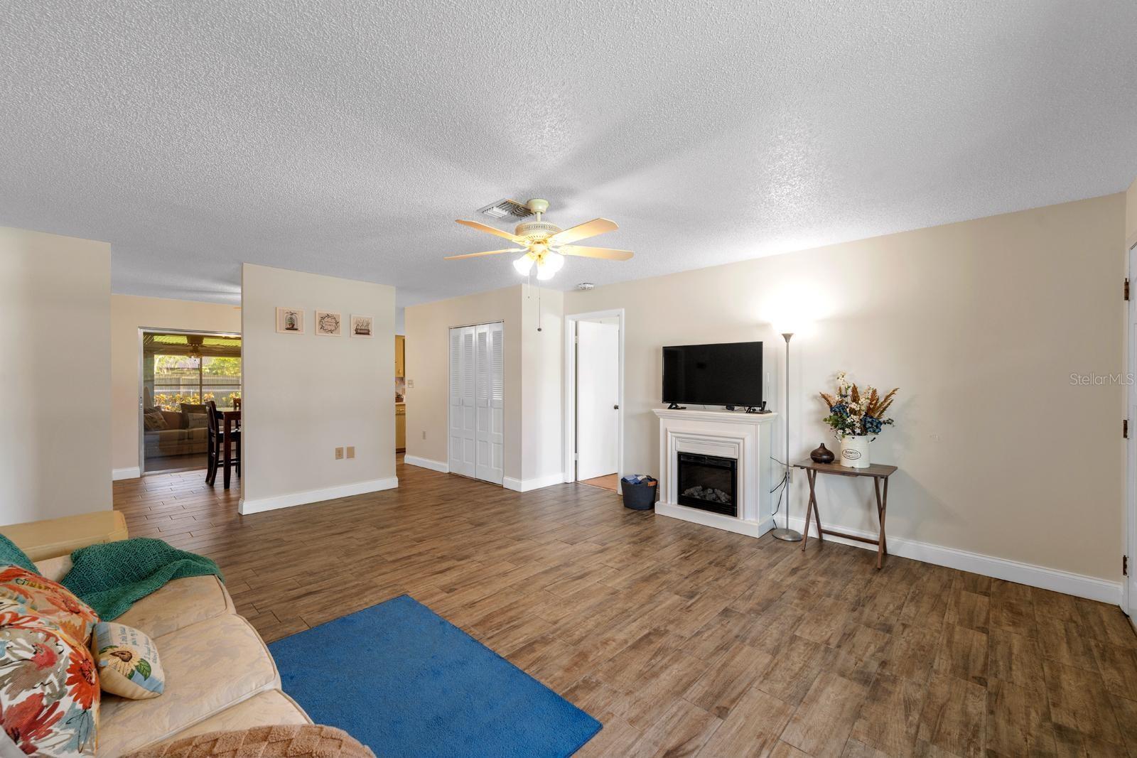 Image 6 of 26 For 2825 Woodcrest Lane