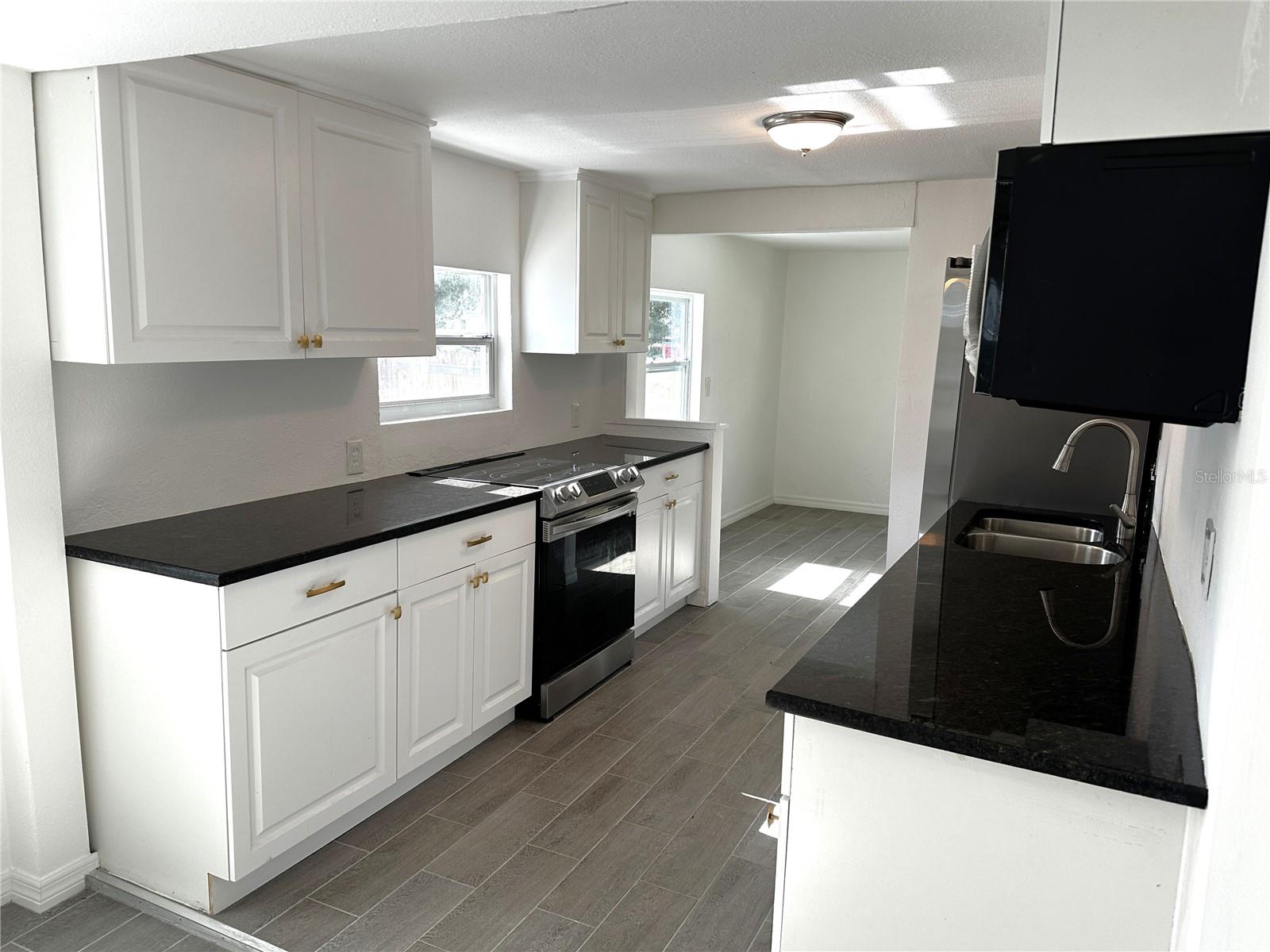 Image 7 of 22 For 3980 55th Avenue N