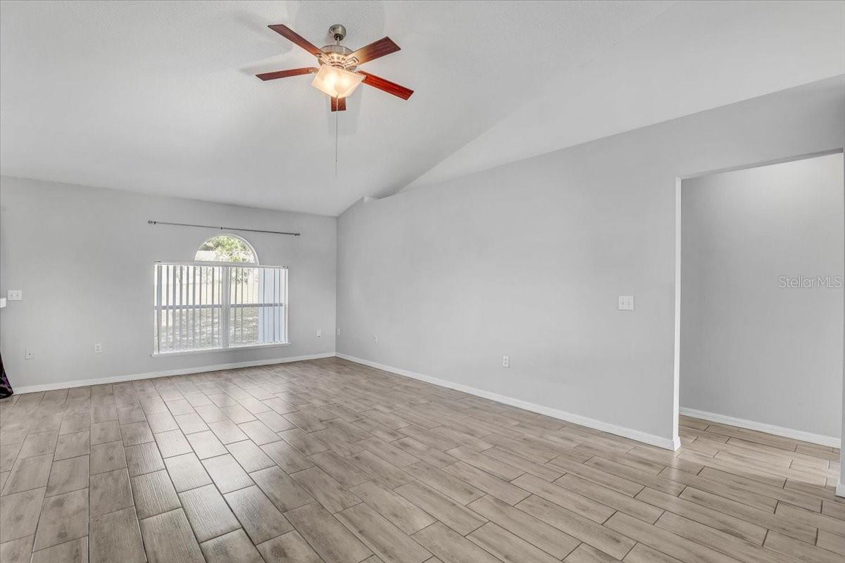 Image 11 of 38 For 5396 Berrien Avenue