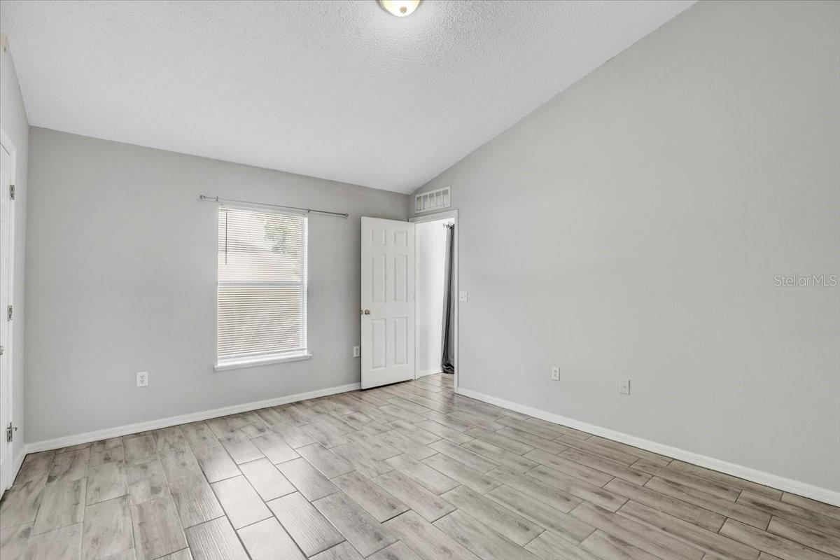 Image 21 of 38 For 5396 Berrien Avenue
