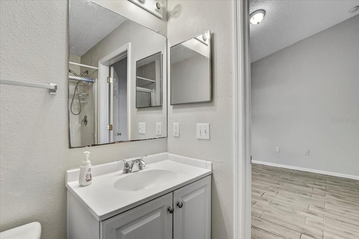 Image 24 of 38 For 5396 Berrien Avenue