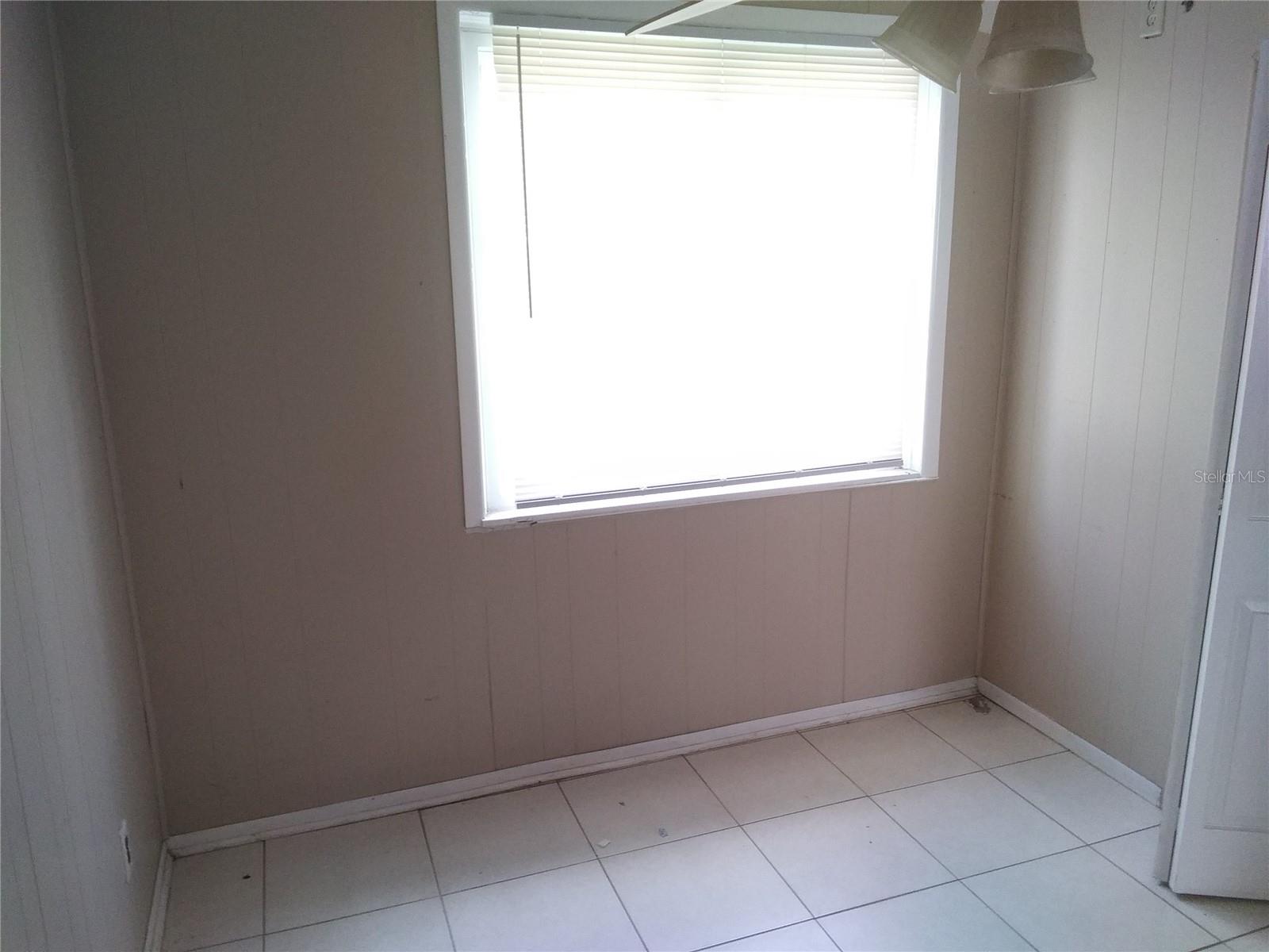 Image 18 of 23 For 1821 12th Avenue N