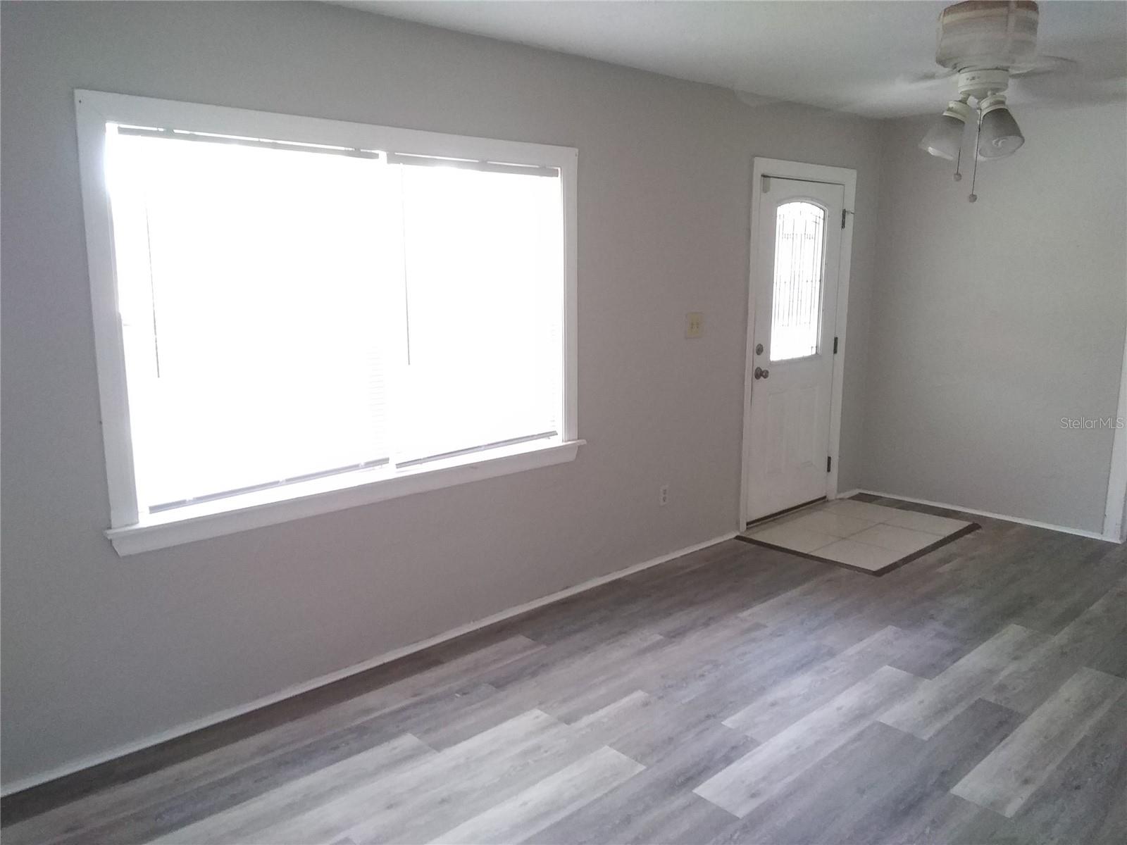 Image 4 of 23 For 1821 12th Avenue N