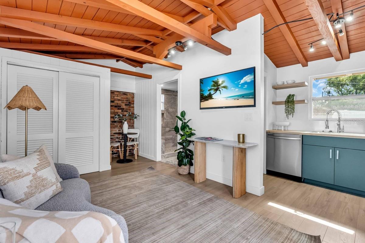Details for 2511 18th Avenue N, ST PETERSBURG, FL 33713