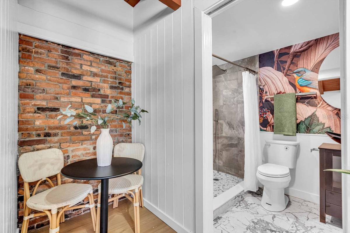 Image 2 of 8 For 2511 18th Avenue N
