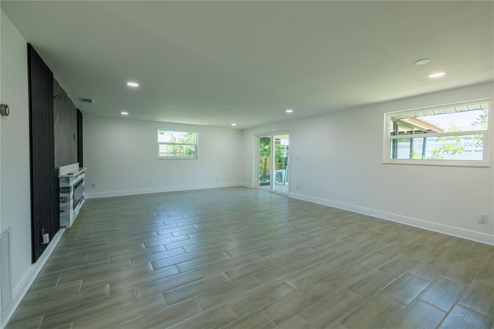 Image 18 of 29 For 621 Gran Kaymen Way