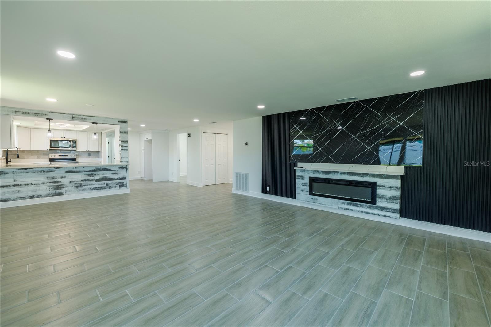 Image 4 of 29 For 621 Gran Kaymen Way