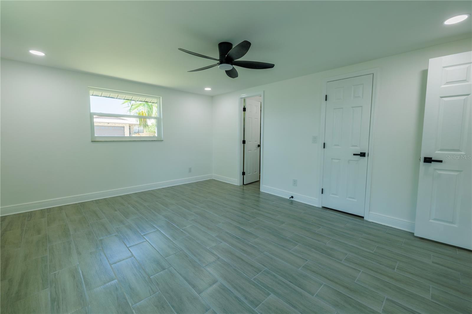 Image 9 of 29 For 621 Gran Kaymen Way