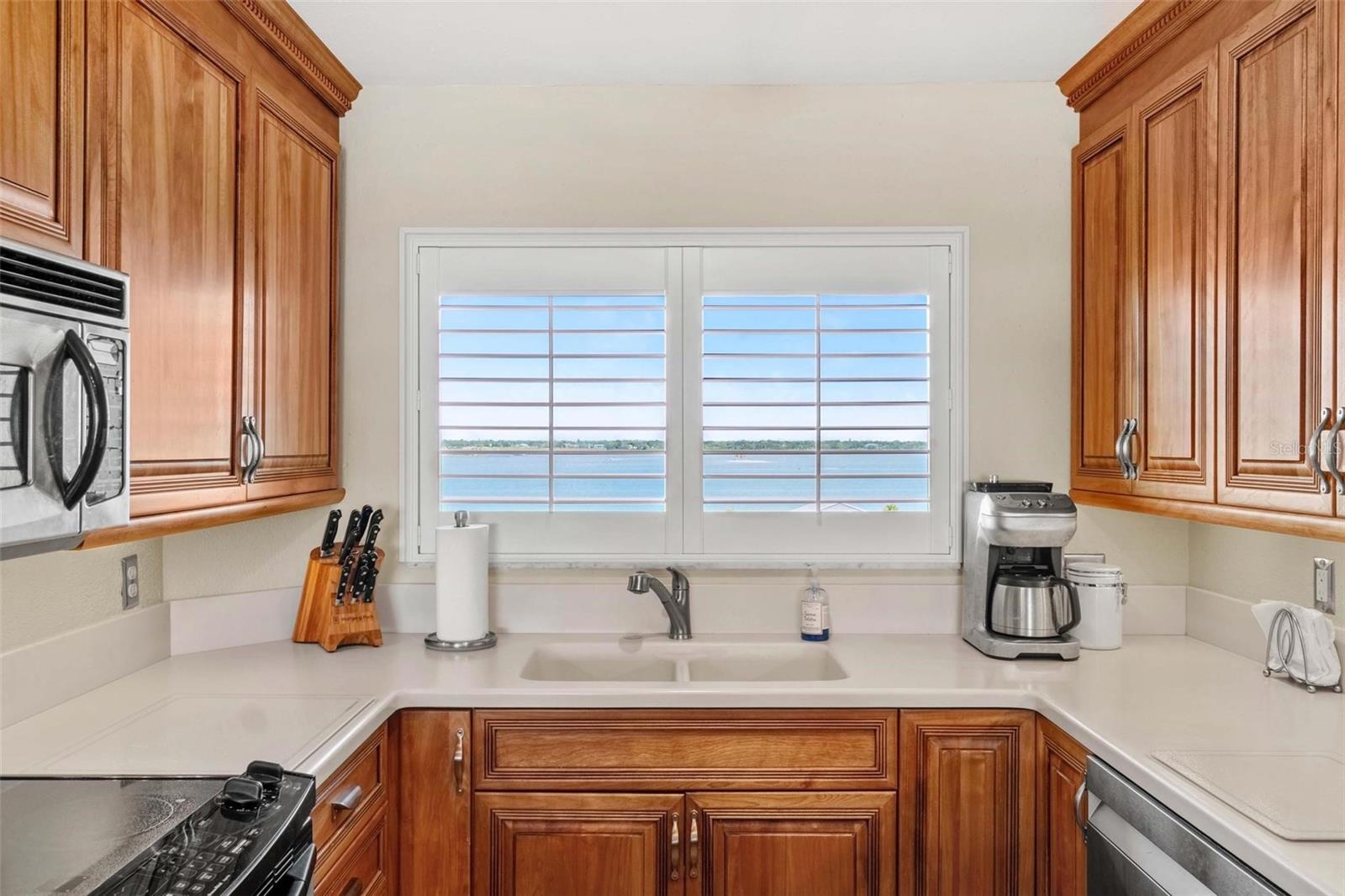 Image 12 of 43 For 1290 Gulf Blvd  702