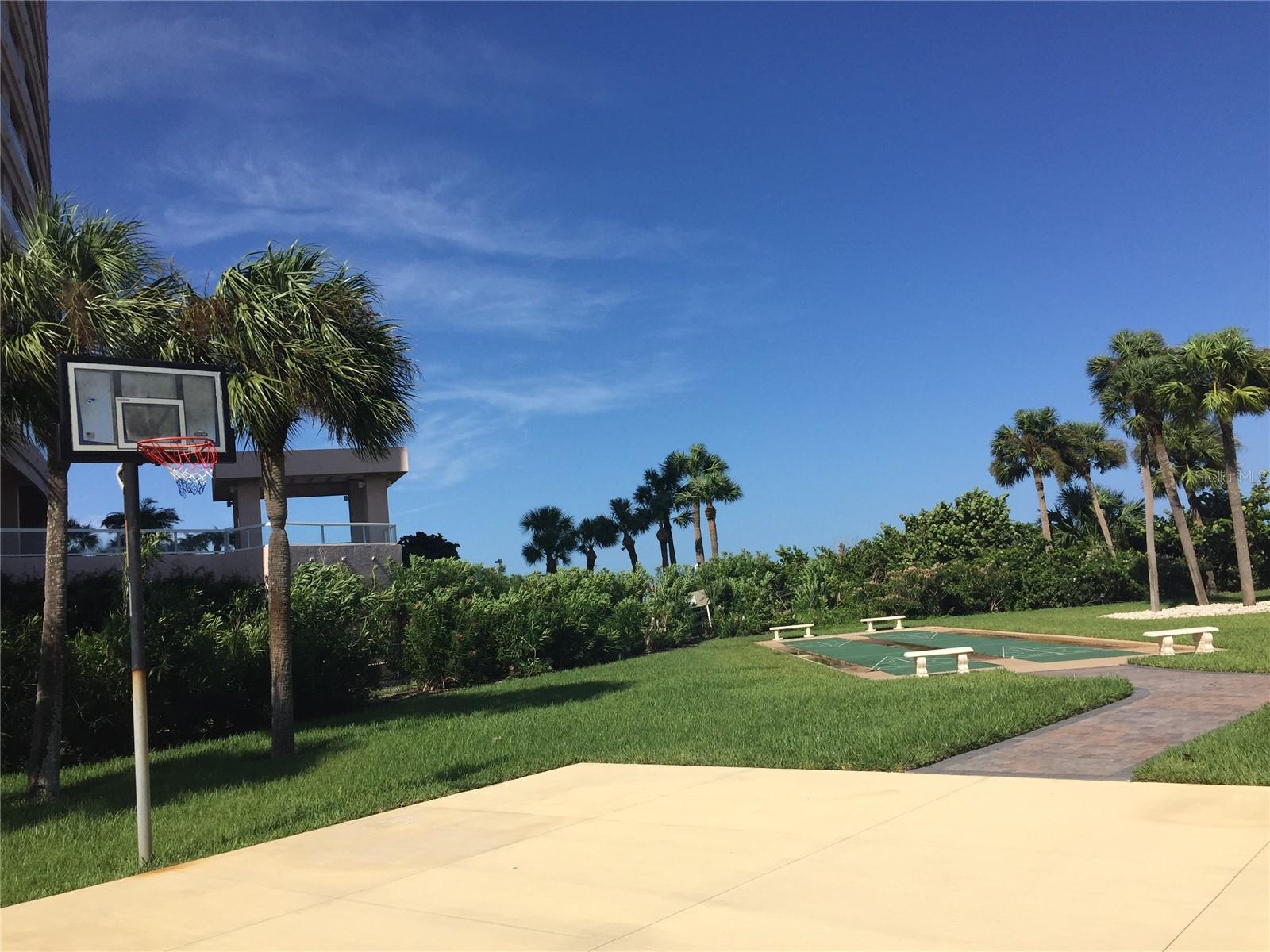 Image 30 of 43 For 1290 Gulf Blvd  702