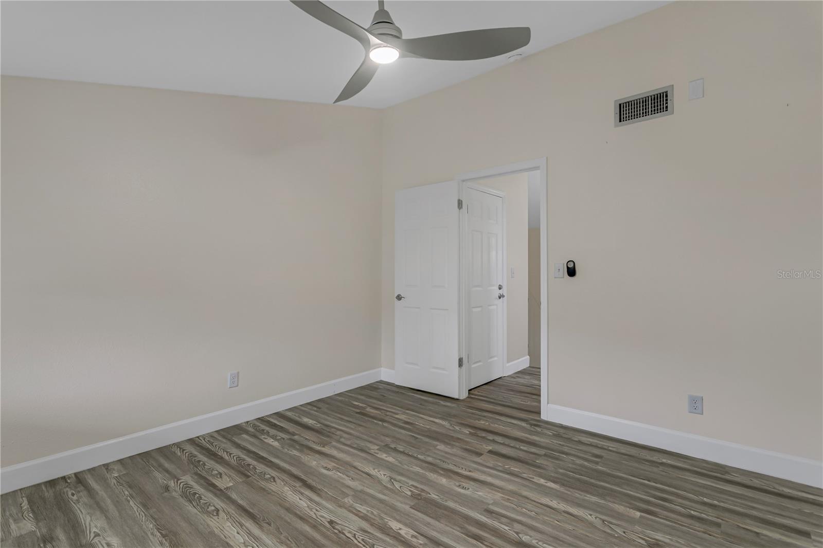 Image 21 of 24 For 4510 La Capri Court