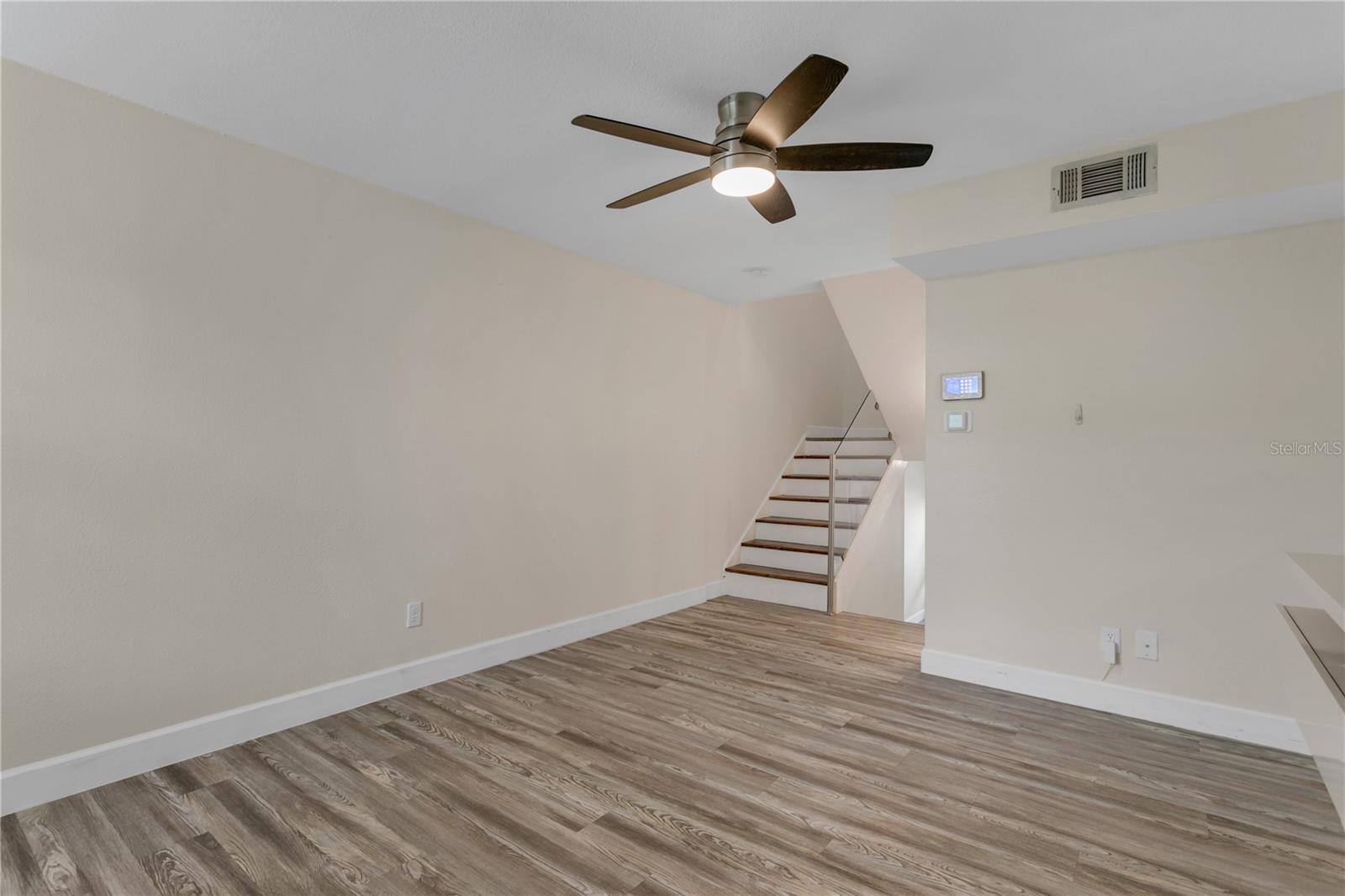 Image 5 of 24 For 4510 La Capri Court