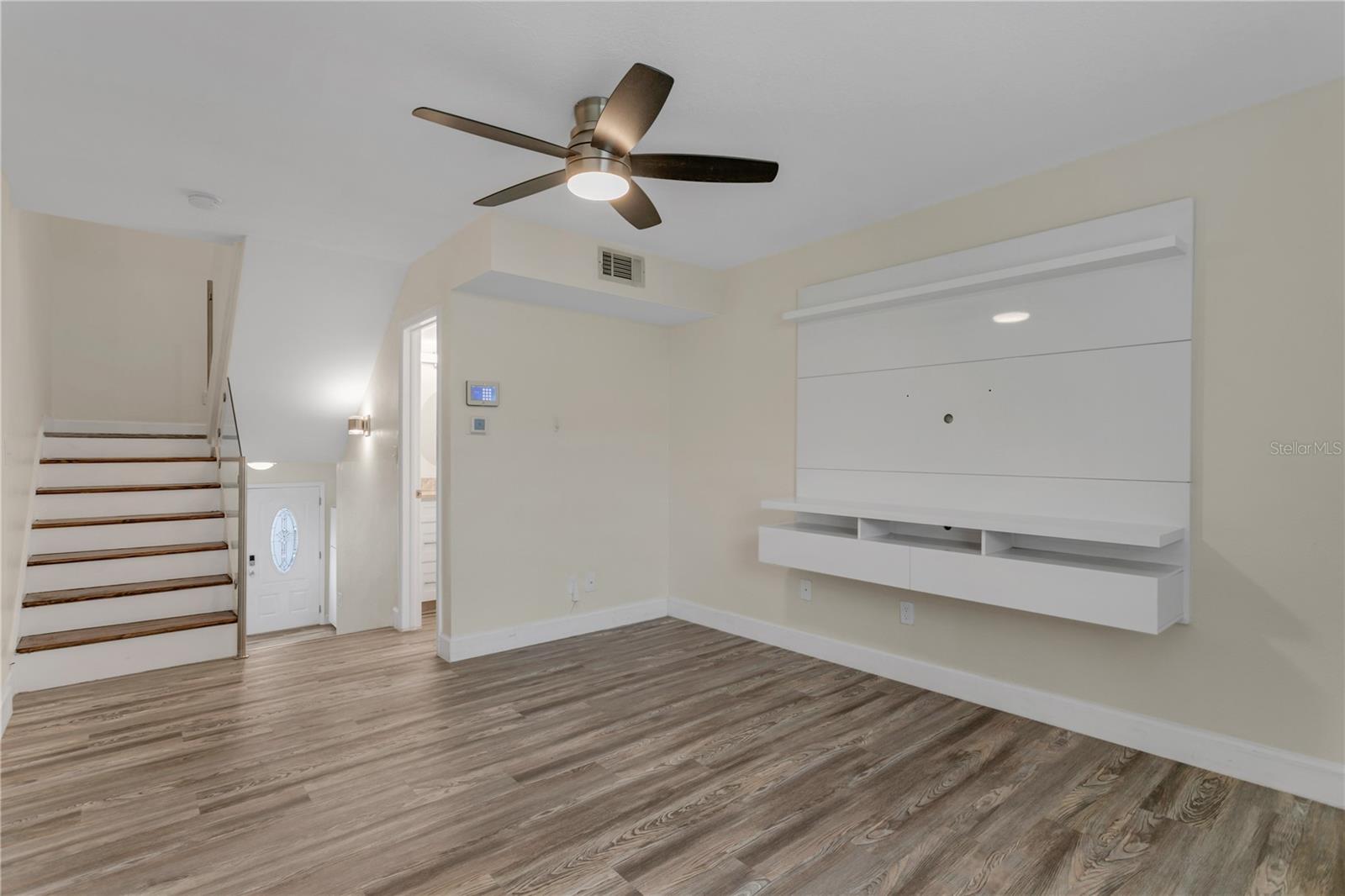 Image 6 of 24 For 4510 La Capri Court