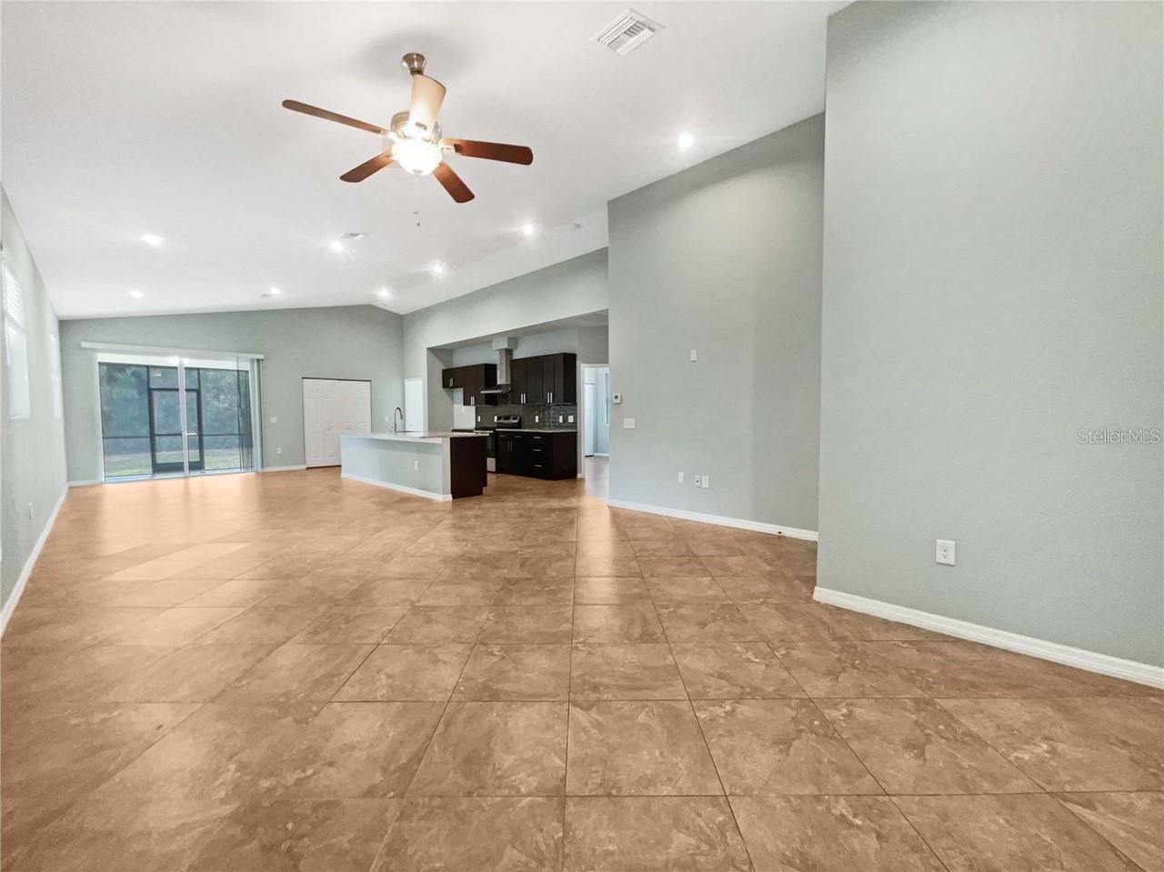 Image 15 of 20 For 2950 North Oriente Avenue Avenue N N-a