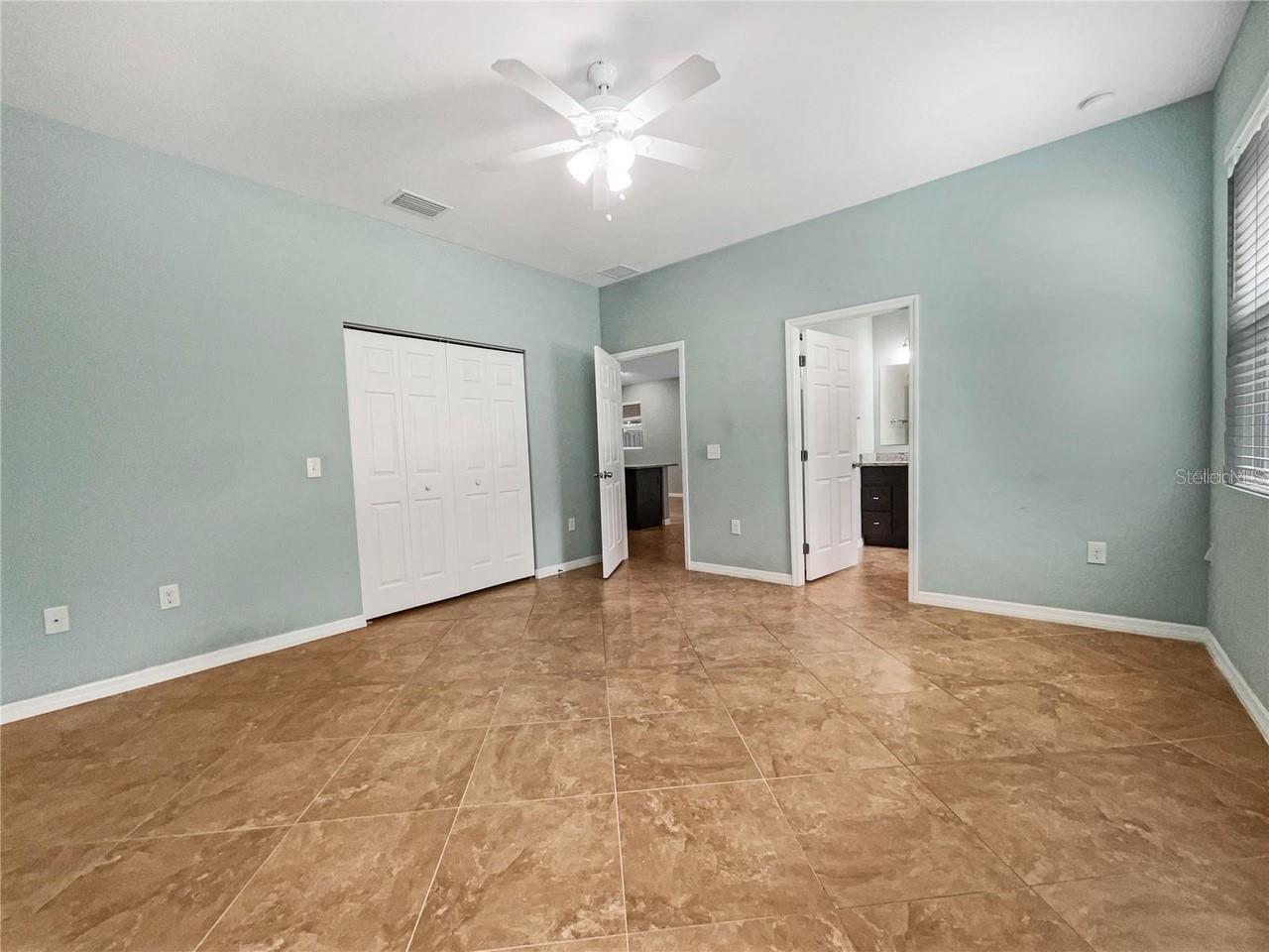 Image 18 of 20 For 2950 North Oriente Avenue Avenue N N-a