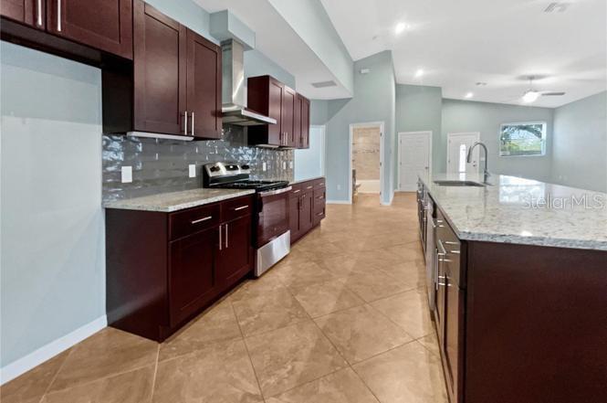 Image 2 of 20 For 2950 North Oriente Avenue Avenue N N-a