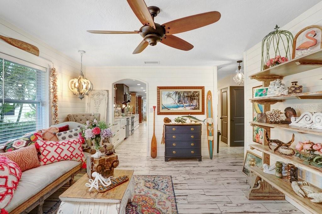 Image 13 of 40 For 8903 Donna Lu Drive