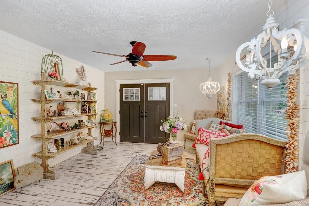 Image 14 of 40 For 8903 Donna Lu Drive