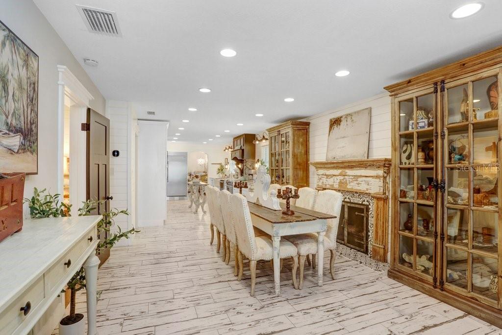Image 20 of 40 For 8903 Donna Lu Drive