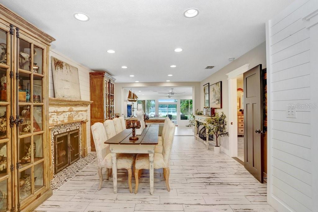 Image 21 of 40 For 8903 Donna Lu Drive