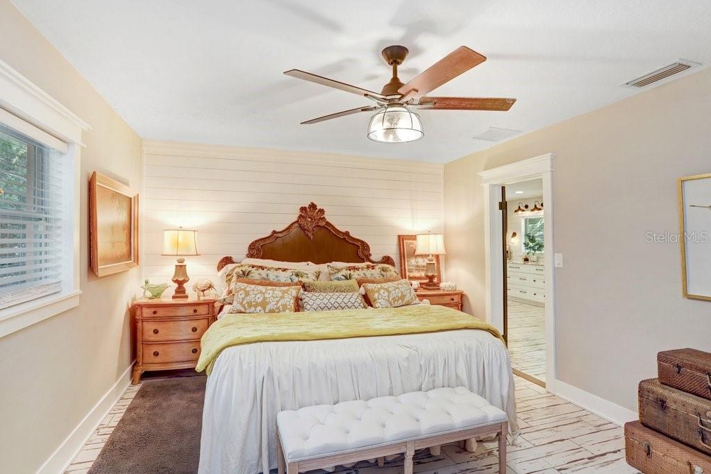 Image 24 of 40 For 8903 Donna Lu Drive