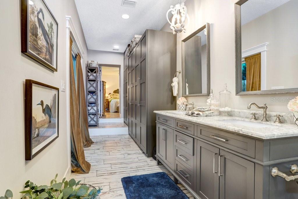 Image 27 of 40 For 8903 Donna Lu Drive