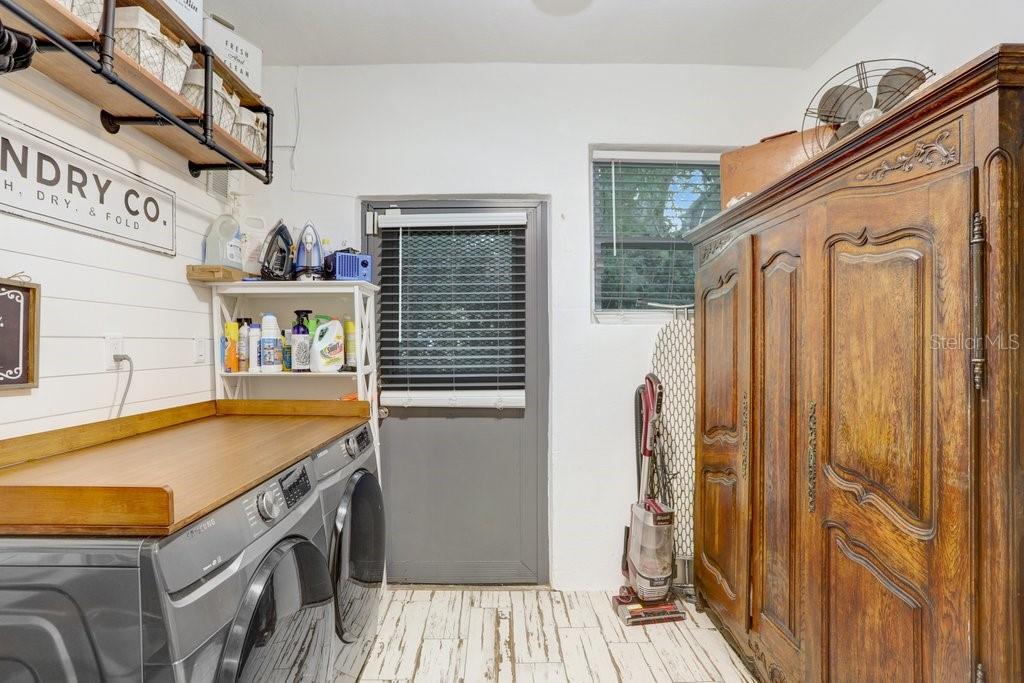 Image 31 of 40 For 8903 Donna Lu Drive