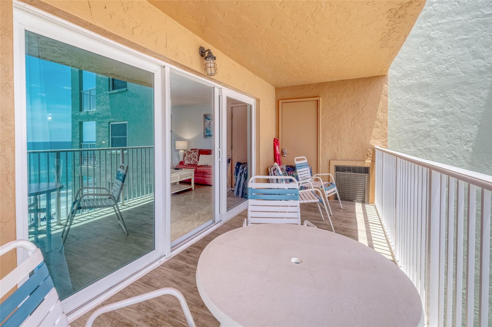 Image 12 of 49 For 18610 Gulf Boulevard 607