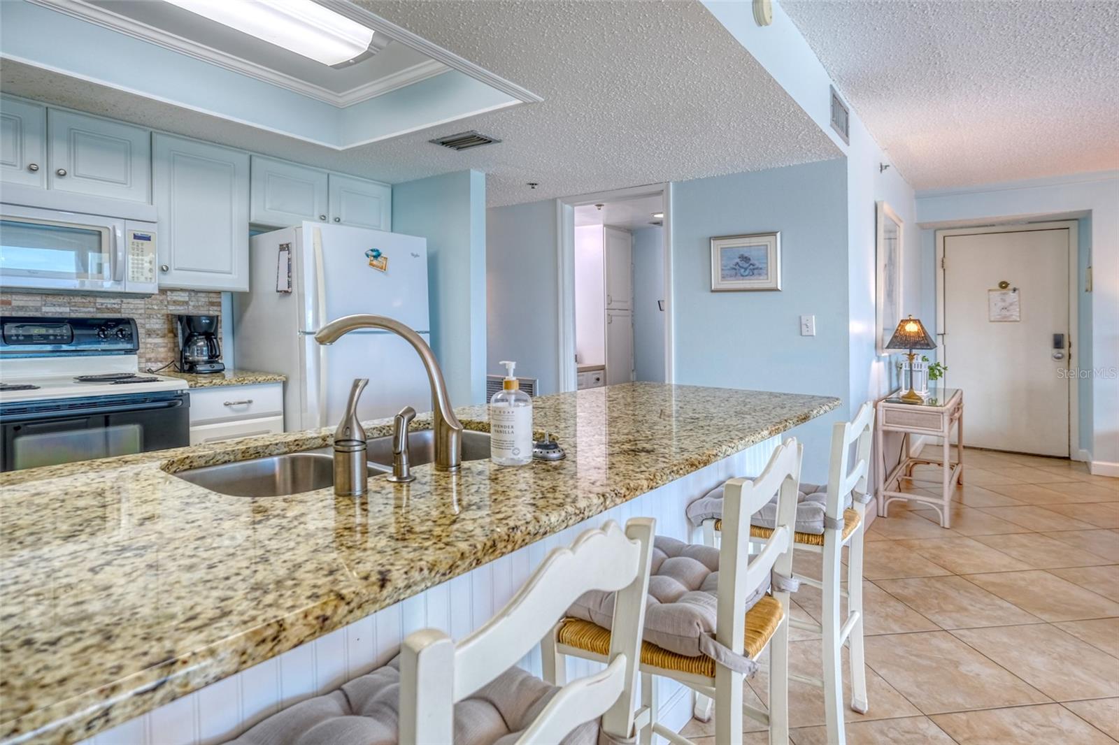 Image 18 of 49 For 18610 Gulf Boulevard 607