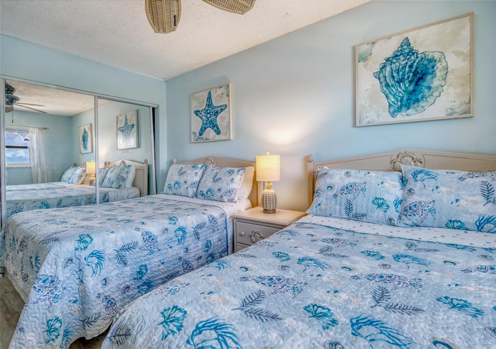 Image 24 of 49 For 18610 Gulf Boulevard 607